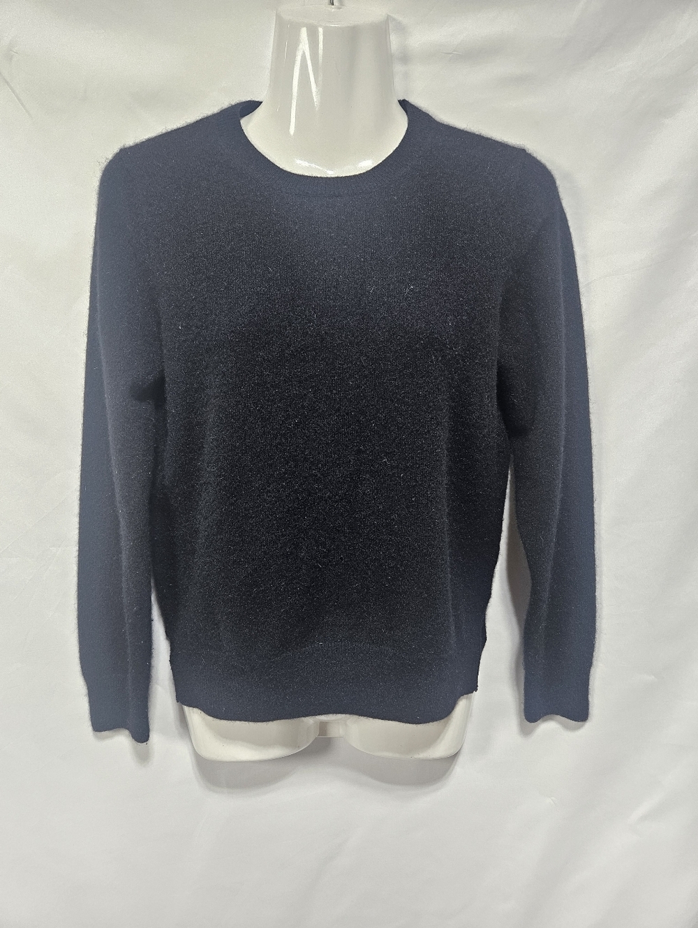 Quince 100% Cashmere Sweater Medium Black Crewneck Soft Minimalist